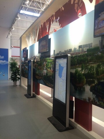 宿遷市建市20周年展覽館信息發(fā)布、觸摸設(shè)備均由米可提供1.jpg